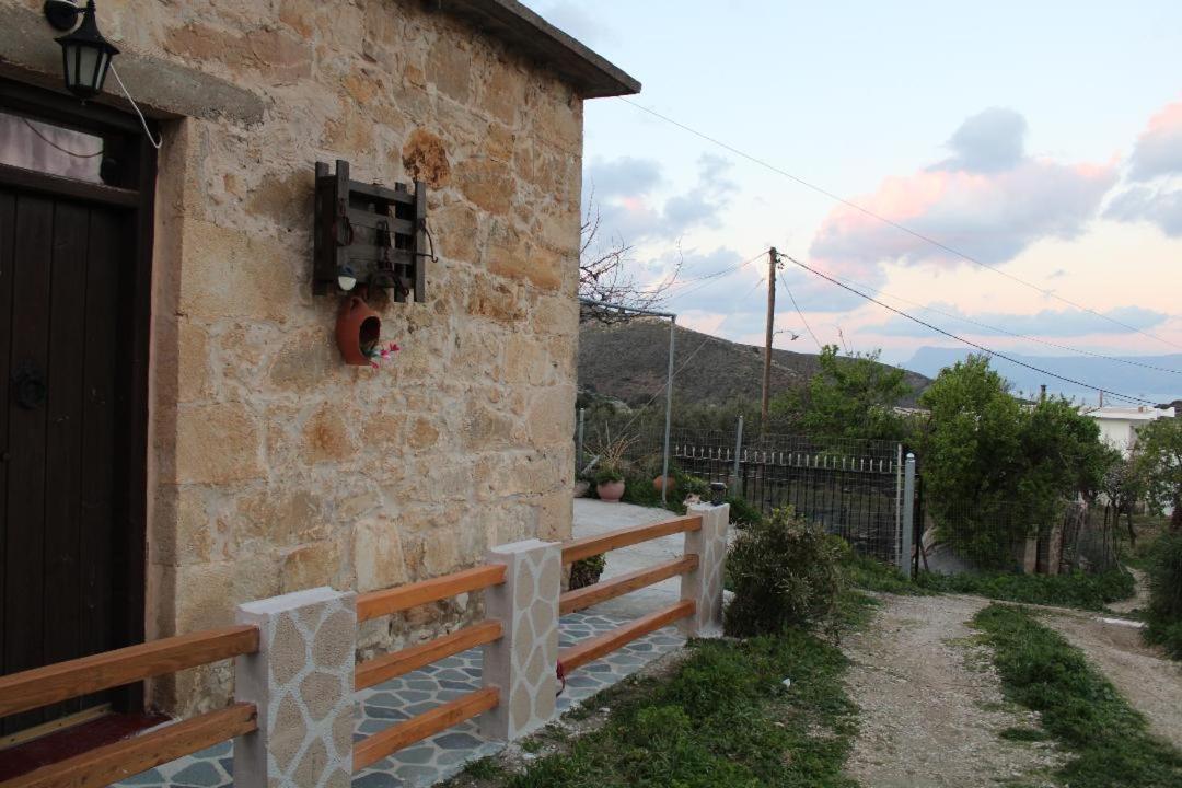 Traditional House Maria Azoyirás Exterior foto